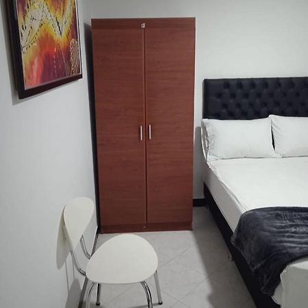 Hotel Girasol 70 Medellín Buitenkant foto